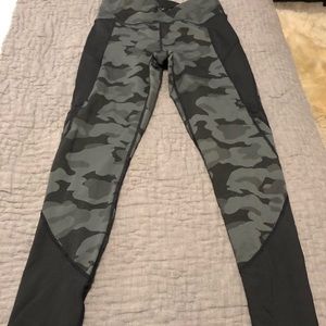 Camo leggings